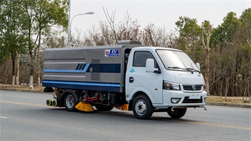 东风途逸新能源洗扫车