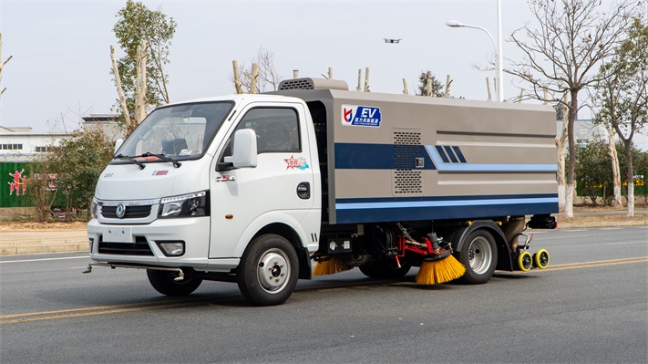 东风途逸新能源洗扫车