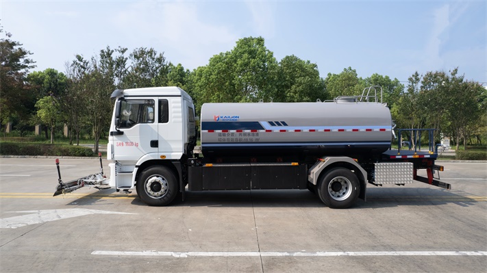 陕汽14吨电动洒水车