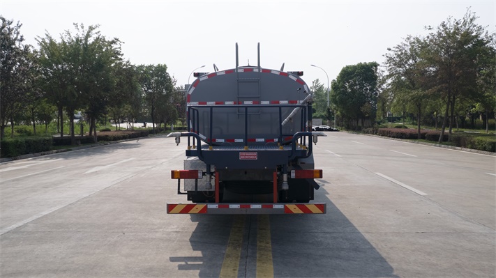 陕汽14吨电动洒水车