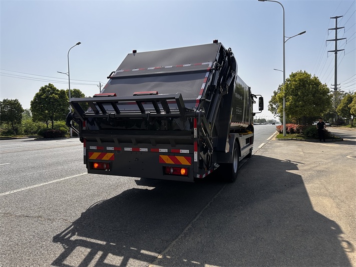 东风天锦15方电动压缩垃圾车
